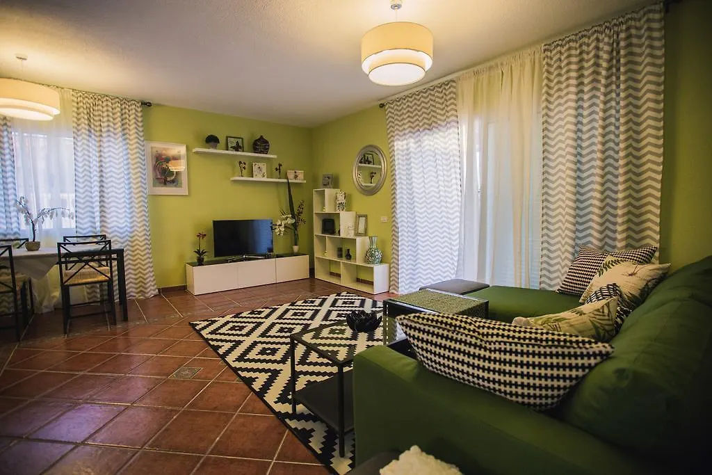 Villas Calle Nivaria 卡亚俄萨尔瓦赫