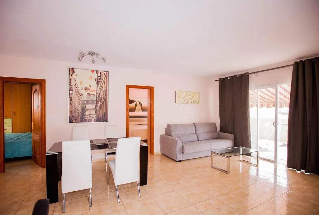 Villas Calle Nivaria 卡亚俄萨尔瓦赫