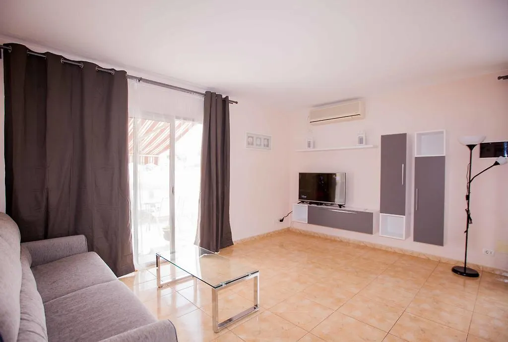 Villas Calle Nivaria 卡亚俄萨尔瓦赫 0*,