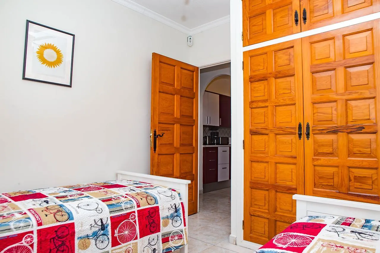 Villas Calle Nivaria 卡亚俄萨尔瓦赫