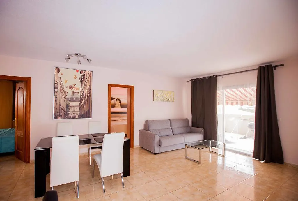 Villas Calle Nivaria 卡亚俄萨尔瓦赫