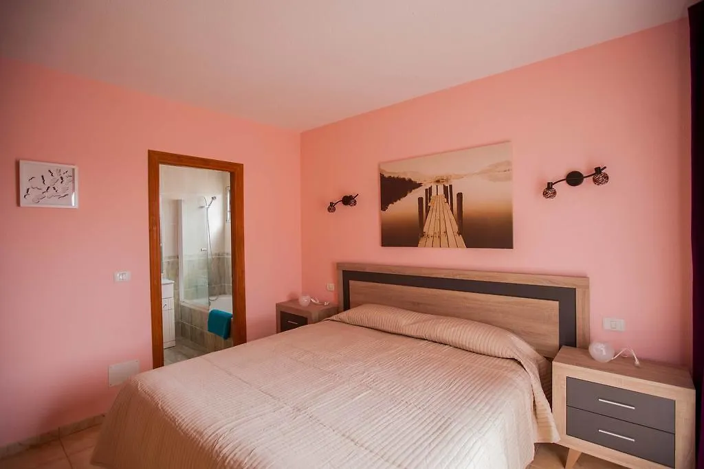 Villas Calle Nivaria 卡亚俄萨尔瓦赫